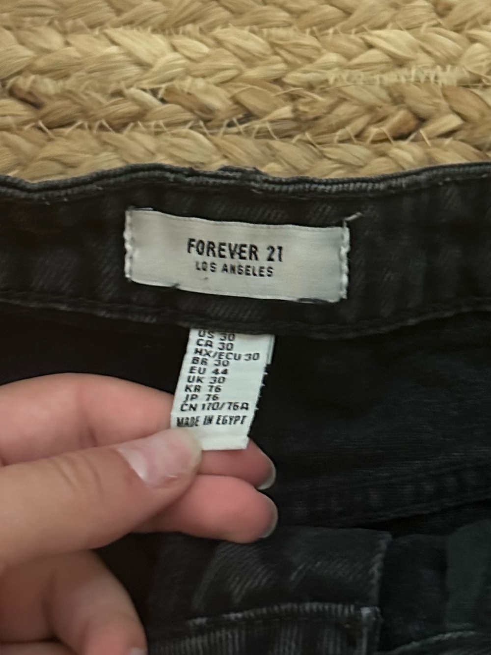 BLACK DENIM SHORTS - Picture 2 of 6